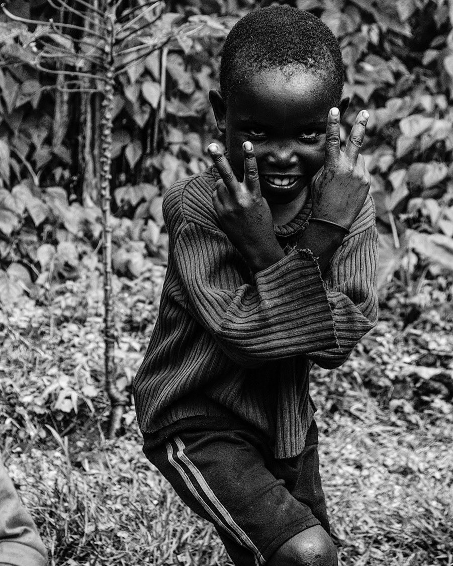 ✌🏽🙅🏽‍♀️✌🏽to all my haters 
📸: @SnapsByNeo 
.
.
.
#photographer #portraits #photography #photooftheday #portraitphotography #blackandwhite #rwanda #kigali #africa #makingportraits #wakandaforever