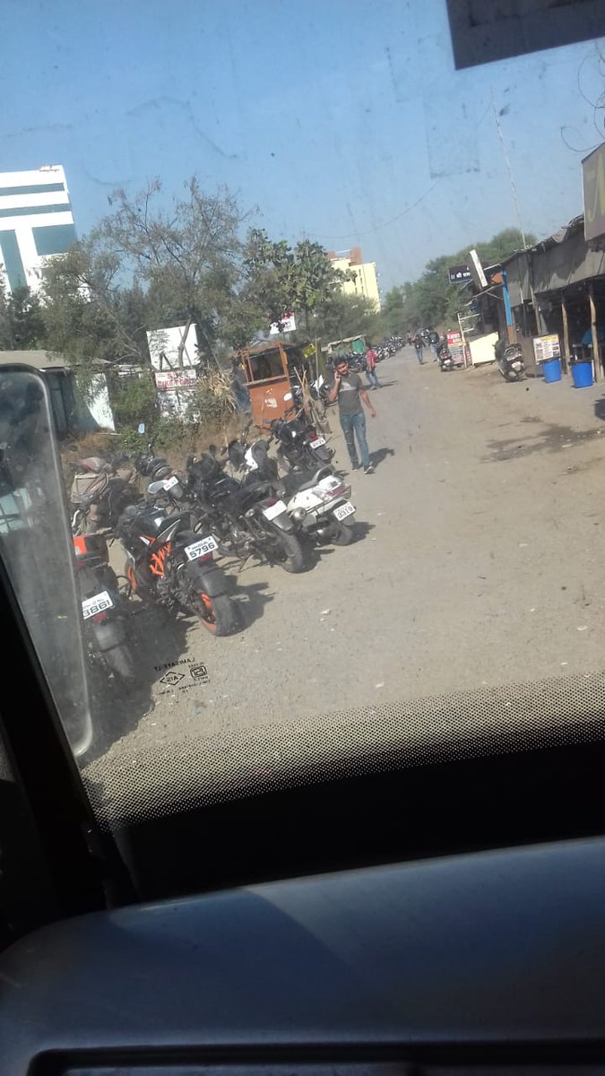 Meghanajbp22's tweet photo. @PuneTimesOnline @PuneCityPolice @Dev_Fadnavis @HIRWA_Hinjawadi @LiveAbHinjawadi @supriya_sule @CollectorPune Dear All,Due to the illegal parking at the entrance of our society #SarathiSoverign #Marunji #Pune the bearers school has refused to take the bus till our society gate. https://t.co/viaeJLTmgp