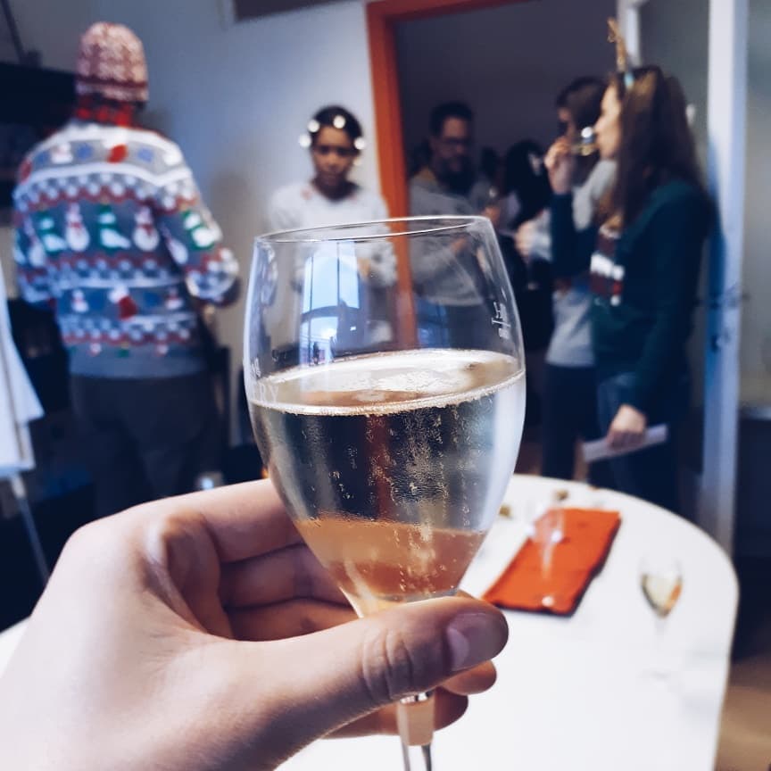 Vanmiddag was onze laatste Bobex lunch van 2018! 🍣🍕Het is vandaag ook Lelijke Kersttruiendag en dat hebben we niet aan ons voorbij laten gaan 🎅

Aanschouw ons vrolijke Bobex team in kerstoutfits!

#uglychristmassweater #lelijkekersttrui #JPDN18 #bobexteam #bobex