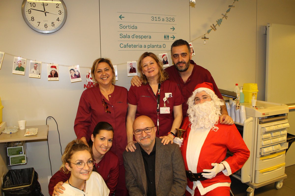 hospitalDHU's tweet photo. Com cada any, avui, els nostres pacients ingressats han rebut la visita sorpresa del Pare Noel acompanyat pel Sergi Mas!

Des de Clínica Diagonal volem agrair de tot cor al Pare Noel i al Sergi el fet d’haver-nos regalat un matí alegre, màgic i envoltat d’il·lusió.

#Nadal #magia https://t.co/6NrMyTXTGs