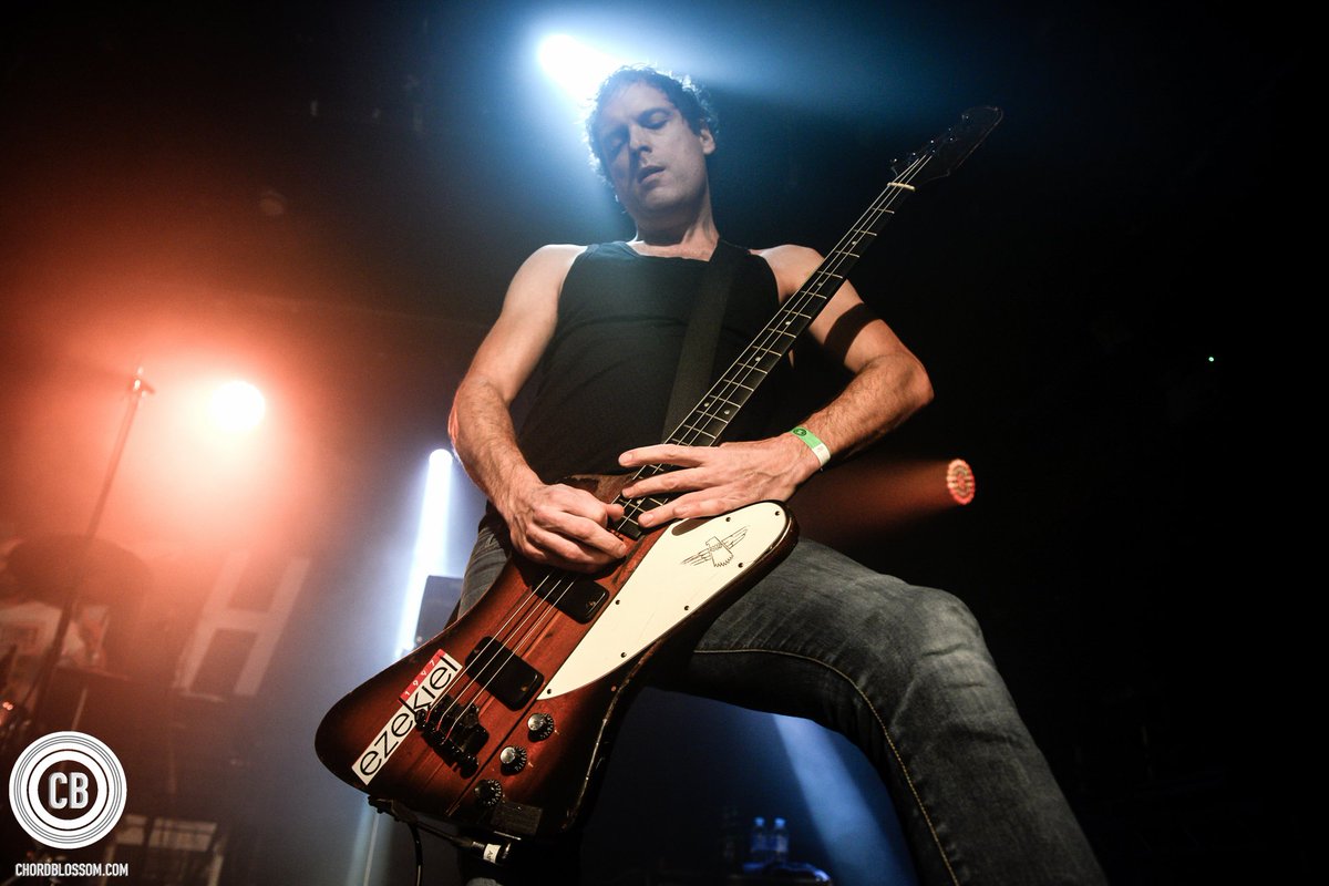 Finally got to photograph <a href="/ashofficial/">ASH</a>! Been years since I've seen these guys play and they didn't dissapoint 🙌🏻 I'm just happy I got a photo of <a href="/TimWheeler1977/">Tim Wheeler</a> and that Flying V

More on <a href="/Chordblossom/">Chordblossom</a> chordblossom.com/photosets/ash-…