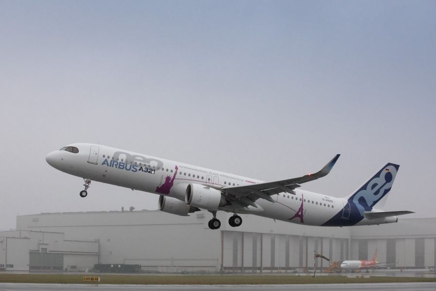 BertranddeWitte's tweet photo. Airbus envisage de commercialiser un A321XLR d'ici mi-2019 https://t.co/JEirfjYOgQ  via @usinenouvelle https://t.co/plQ9FTeR9p
