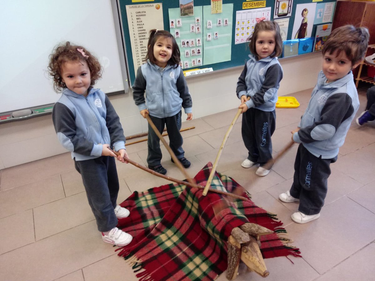 carmelitestgn's tweet image. #PRAVC A P3 hem cagat el Tió i l&apos;AMPA ens ha convidat ha esmorzar!
 #VIUCARMELITES