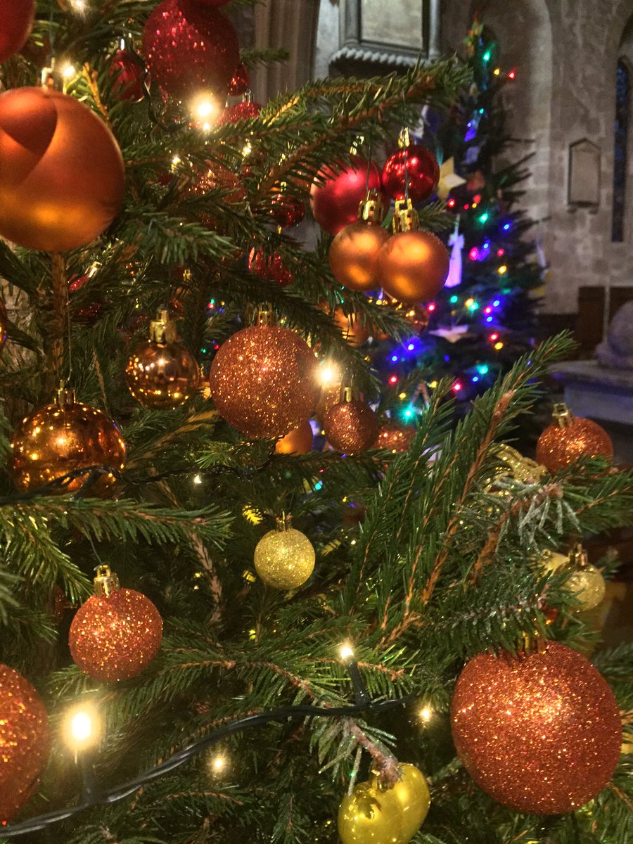 The last weekend before Christmas is almost upon us. Why not try an alternative Christmas shopping experience in #Wirksworth with its range of independent gift shops, cafes and pubs, quirky corners, back lanes and beautiful Christmas Tree Festival. #Derbyshire #christmasshopping