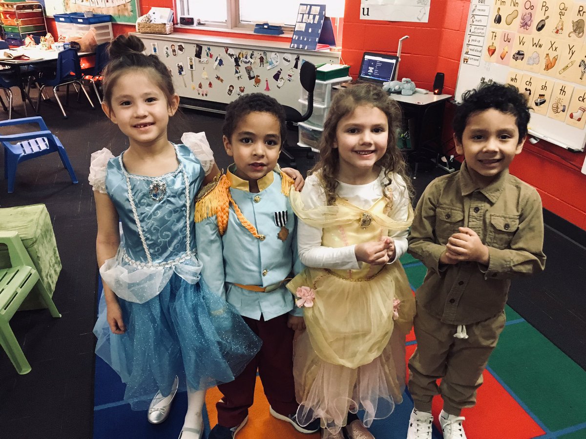 GranbyGators's tweet image. Holiday parties are in full swing!  #funinlearning @wcsdistrict #ItsWorthIt