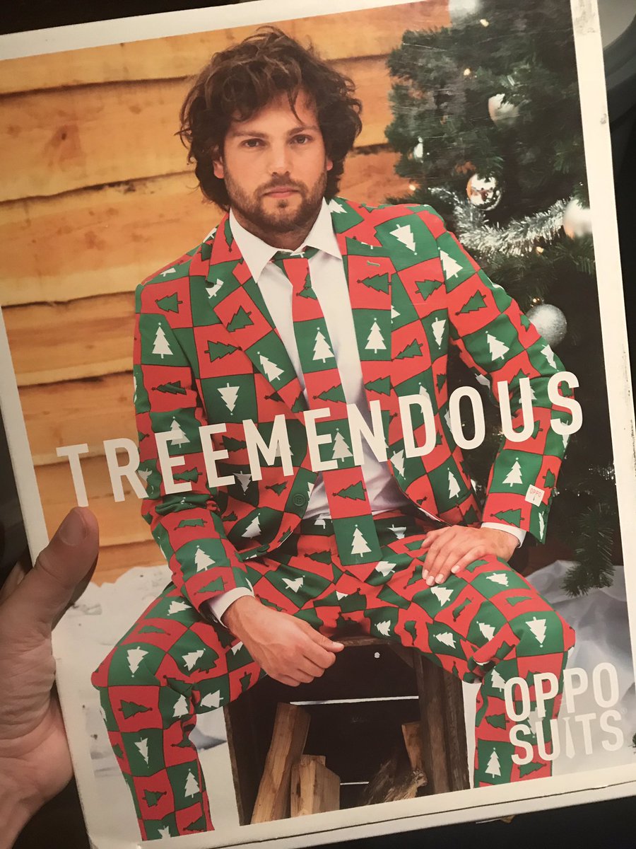 henrydalton's tweet image. The model on the box for @robsedgebeer’s Christmas suit is seriously reevaluating his life choices.

@WiFiWarsUK #Wifiwars #VGGSS #Go8bit #Go8BitDLC @stevemcneil