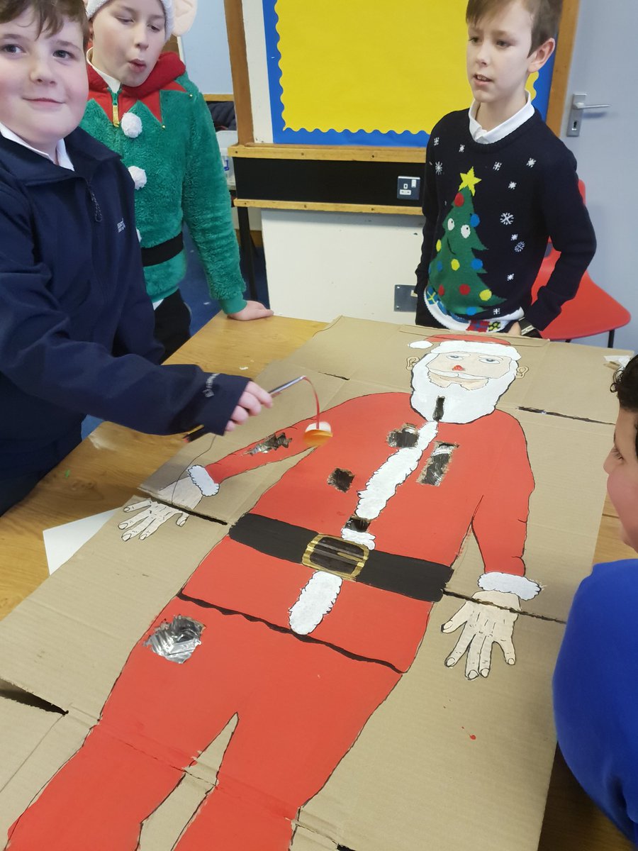 MuirfieldPS's tweet photo. P7 are enjoying playing their Santa operation game! #electricity #activelearning #angusscience https://t.co/NJPA5x3Thk