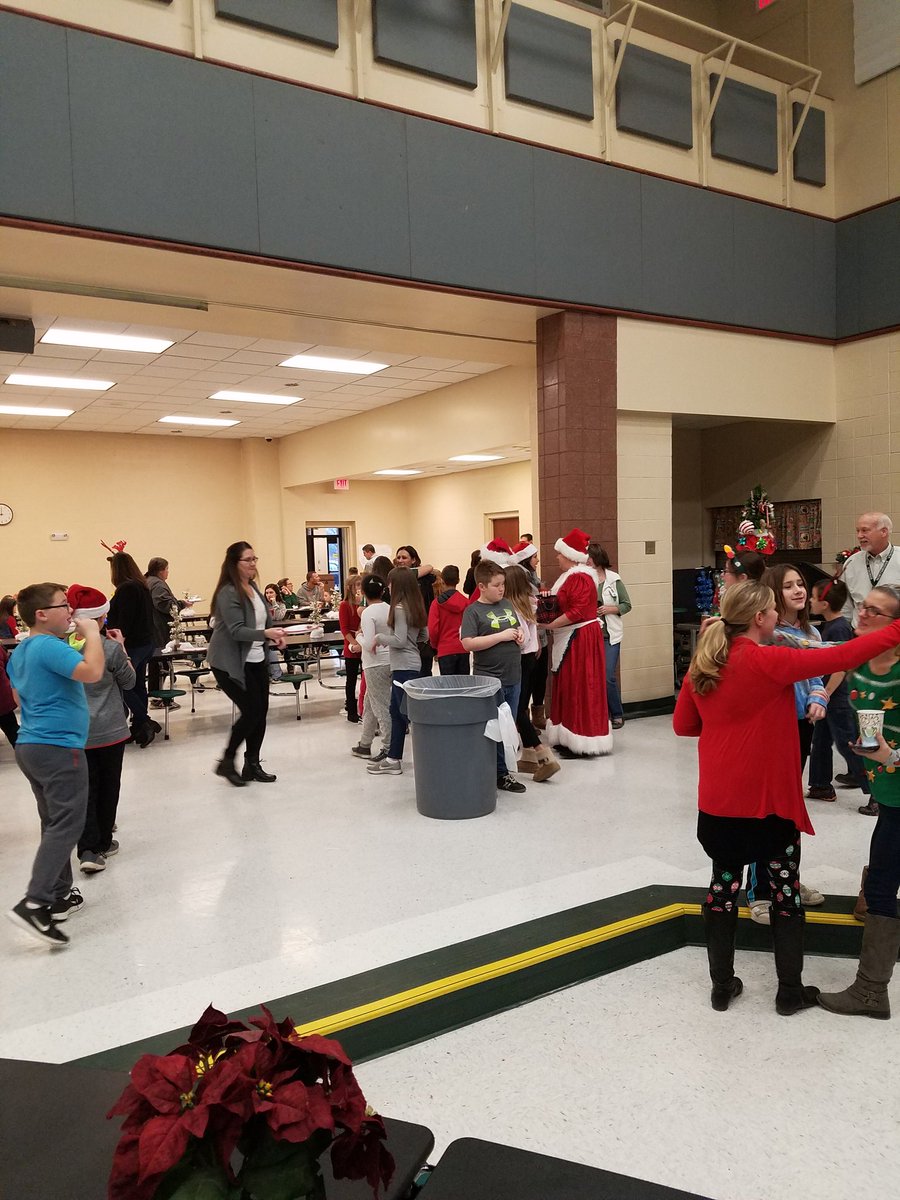brianblum_'s tweet image. Great turnout for our Intermediate School Pancake Breakfast with Santa this am! Thanks to our wonderful PTO for organizing and thank you to all our volunteers that made this event such a success! #NRVikings