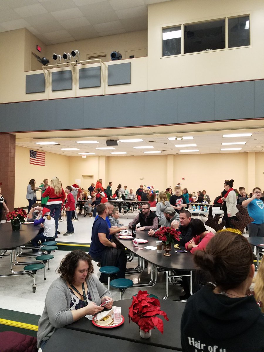 brianblum_'s tweet image. Great turnout for our Intermediate School Pancake Breakfast with Santa this am! Thanks to our wonderful PTO for organizing and thank you to all our volunteers that made this event such a success! #NRVikings