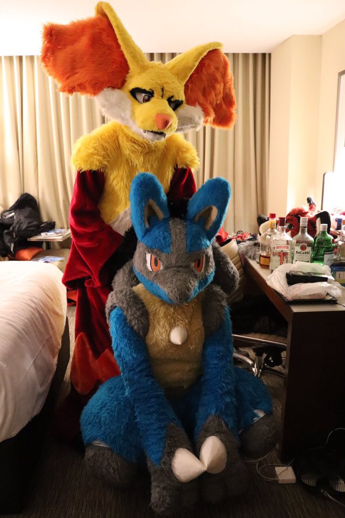 #FursuitFriday with <a href="/NoahRoo/">@noahroo.bsky.social</a> and Delphy~
<a href="/DandylionsLLC/">Dandylions</a>