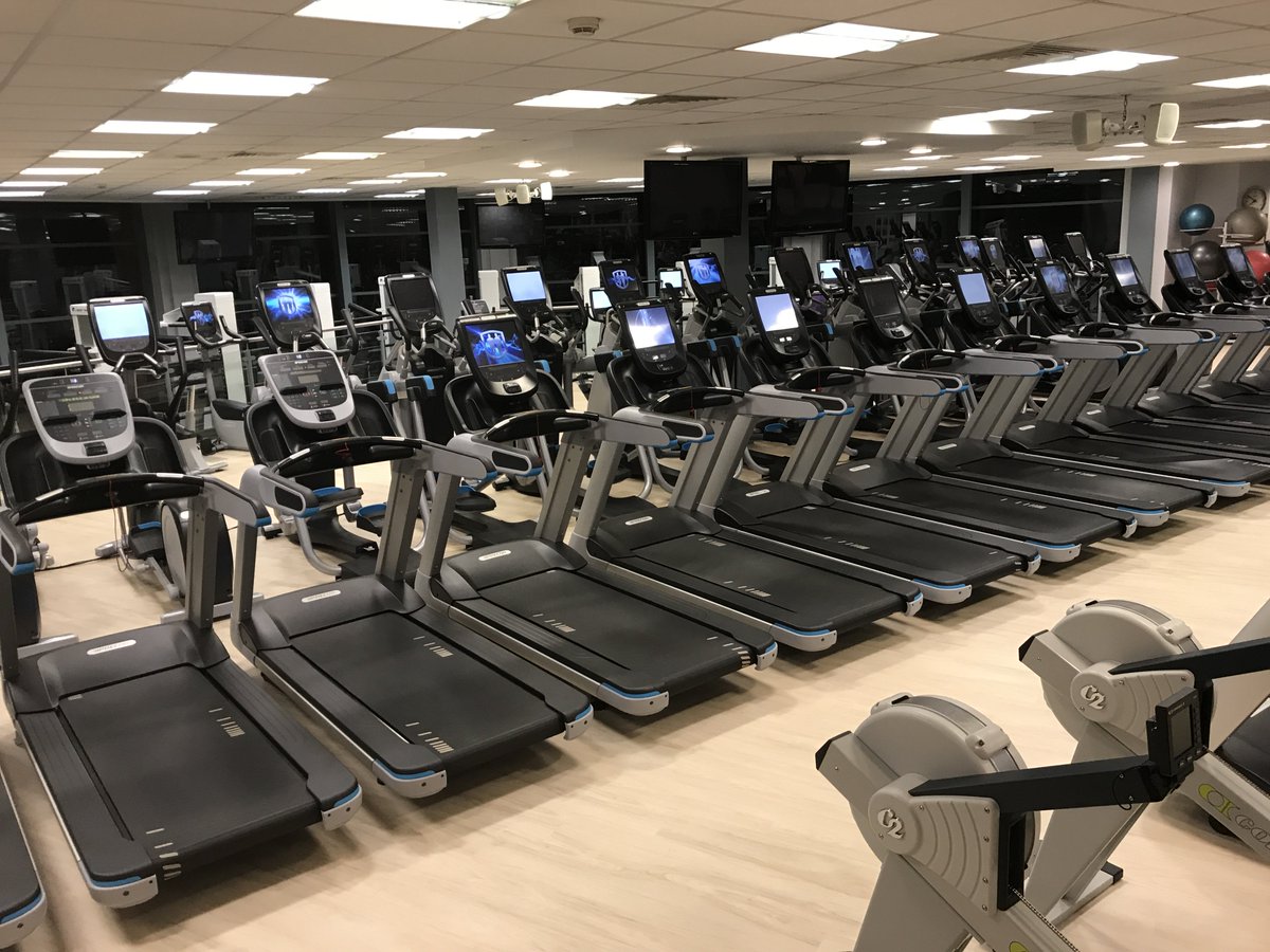 Cherwellcouncil's tweet photo. Exciting news #fitnessaddict the million-pound refurbishment work on local gyms is now complete. With loads of brand new, state-of-the-art equipment it's a great time to be #Firstthroughthedoor. Check out these photos for a sneak peek! #Excited #Newtoys #MerryChristmas https://t.co/idSn8KOTb2