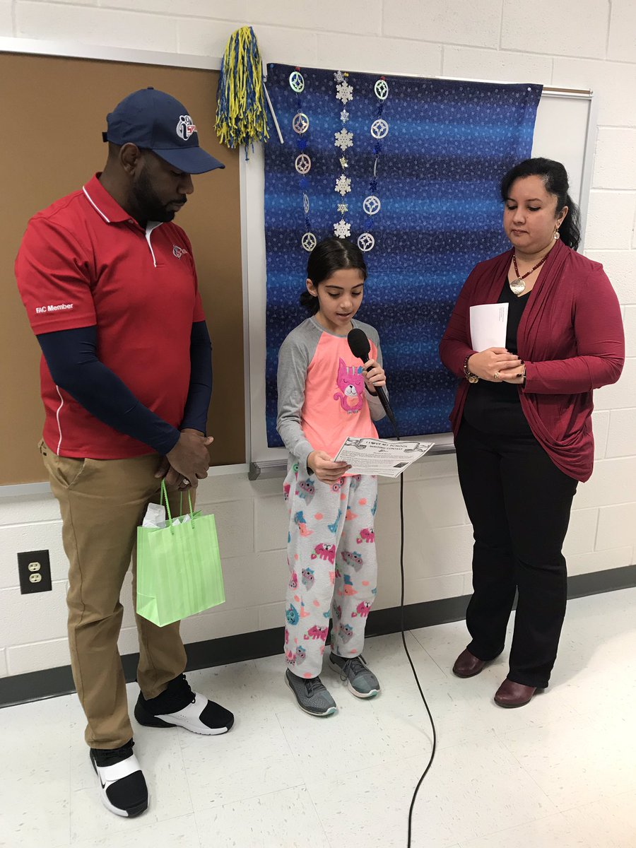 EagleViewES's tweet photo. Congratulations to our ‘I Love My School’ contest winner. Big thanks to @i9Sports for making this happen. https://t.co/BxLsfi0hQX