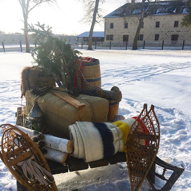 JenAswell's tweet photo. I’m a sucker for anything with @hudsonsbay stripes...
.
.
.
I’m trying my best to keep the holiday crazy at bay (#punintended). Balancing your needs and others needs is tough and exhausting. Let’s take a deep breath together!We got this!
.
.
.
.
.
.
#hbc… https://t.co/VkatOAgtAr https://t.co/ih6no19zG6
