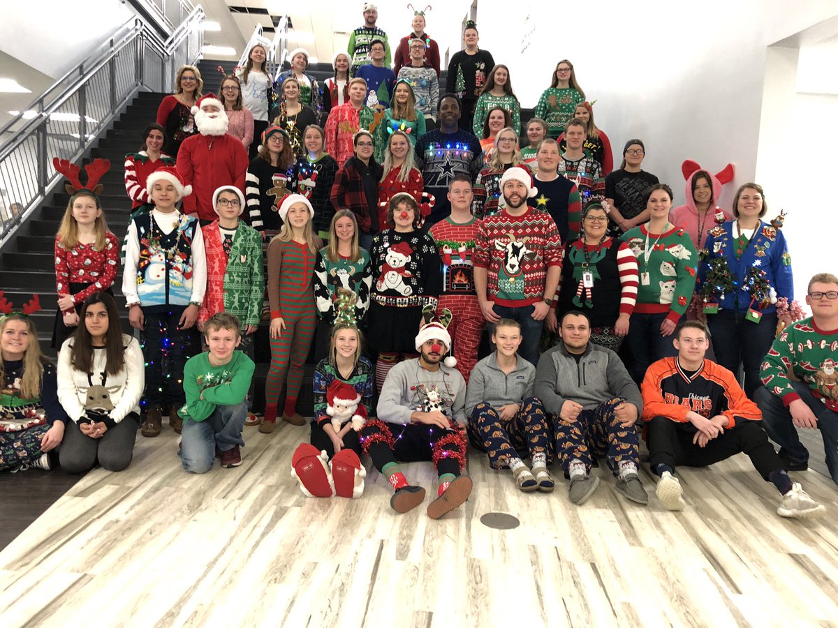 Awesome Job Sabers! You all looked amazing and congratulations to the 4 winners! Have a great holiday break!💚❤️🎊🎉