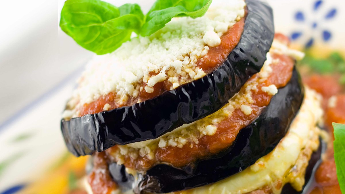TopsMarkets's tweet photo. It's the final day of the #12DaysofRecipes! Today's recipe is perfect for #Christmasdinner! Try this stacked eggplant parmigiana! Get the recipe here https://t.co/EFiQ9xXDdv https://t.co/dk8ne1eVGX