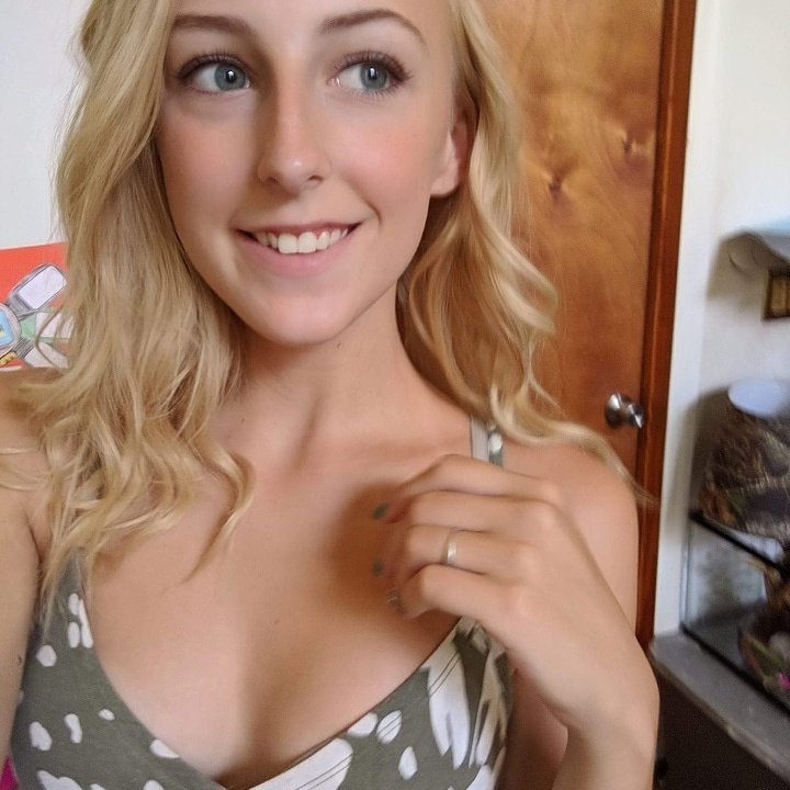 Ash_A_23's tweet photo. Some selfie updates 💁🏼‍♀️ https://t.co/oPaFDt21sT