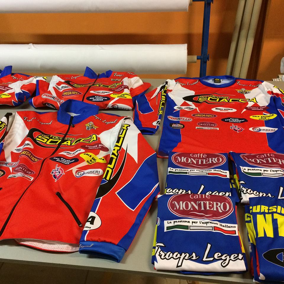 troopsracingmx's tweet photo. #abbigliamentopersonalizzato #abbigliamentomoto #abbigliamentomotopersonalizzato #abbigliamentomotocross   
#completomotocross #completoenduro #giaccaenduro #giaccapersonalizzata #smanicatopersonalizzato #gilet #tutamotocross #pantalonemotocross #pantalonepersonalizzato #mx https://t.co/zFYST6QlBW