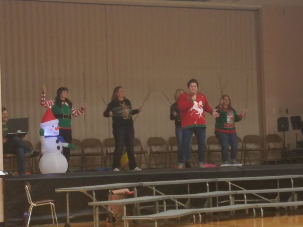 corparson's tweet photo. More Christmas Cheer from NDE! @NDaviessElem #nde https://t.co/3yjhGB3SQM
