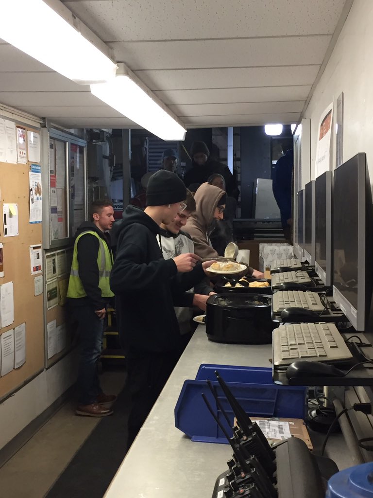 #DoorsDown in record time! Food always brings #PeakSmiles  Way to go TriCity Preload!