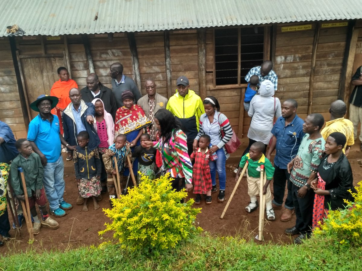isabiryepeter1's tweet photo. Team RC Source of the Nile together with RCKN and RCKVV visited proposed Bududa adopt a village project site ! https://t.co/NGfqldlJNG