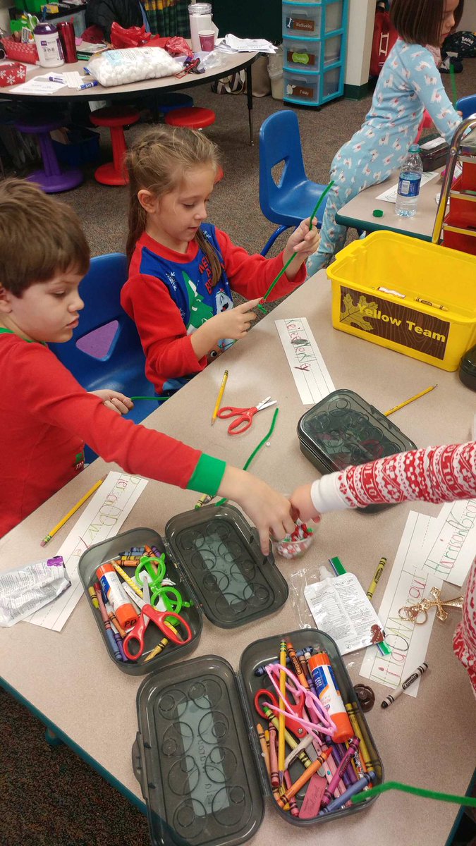 asesftw_tech's tweet image. More Christmas coding! Our Lower School students have been working hard all month learning to code! @asesftw #hourofcode #monthofcode #kidswhocode #notechcoding #computerscience