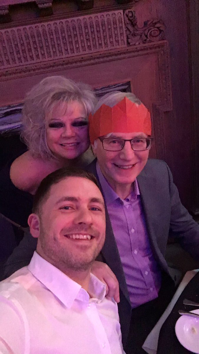 Gary_Hogan1's tweet image. Harry is getting the party started on table 5. #teamfem #gchxmas