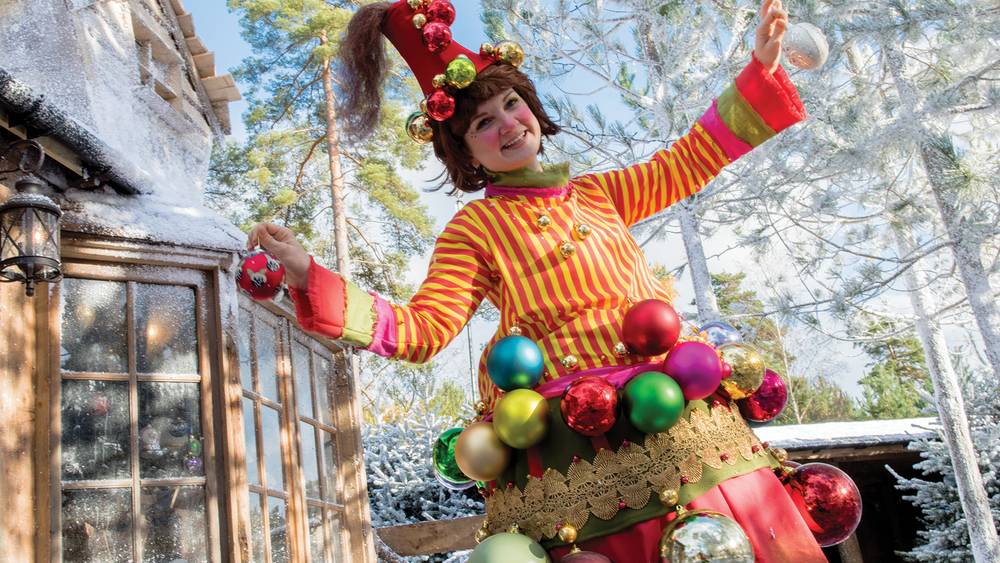 What will you be putting on your festive bucket list? Festive things to do with the children in #London this #Christmas: ow.ly/Xhho30n0q30