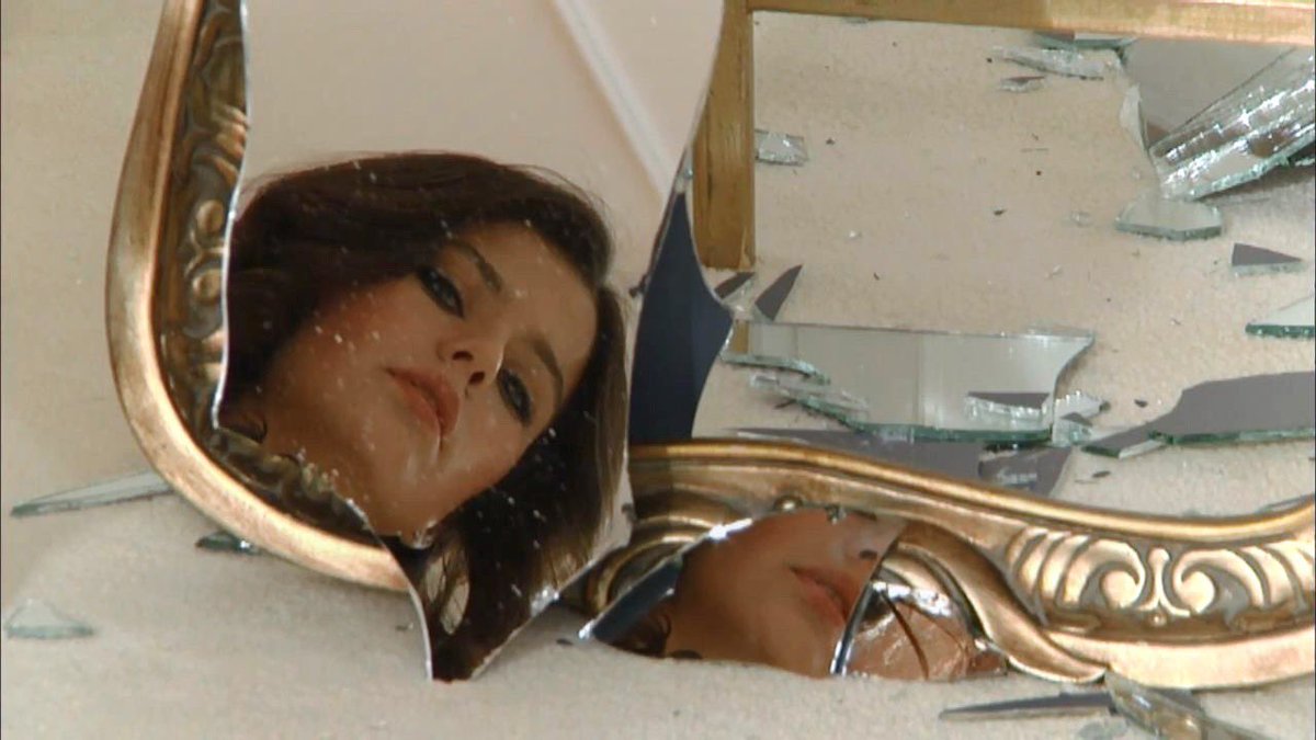 itsberen's tweet photo. #AşkıMemnu #BerenSaat https://t.co/jsUi1vxDSI