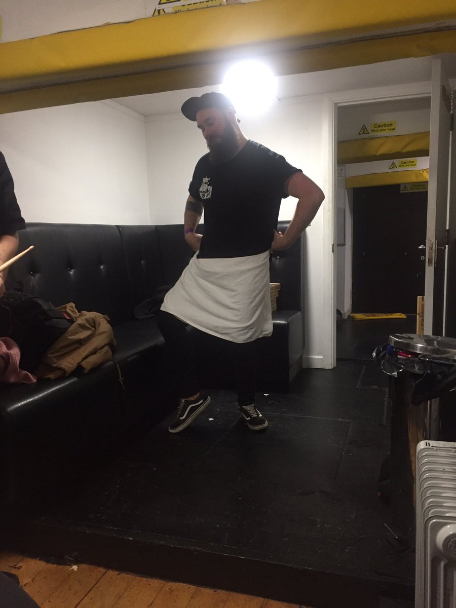 About to go on for the last gig of the year 🤘🏻 supporting our mates <a href="/SkinnyLivingUK/">Skinny Living</a> 🤘🏻 <a href="/Warehouse23wkfd/">Warehouse23Wakefield</a>