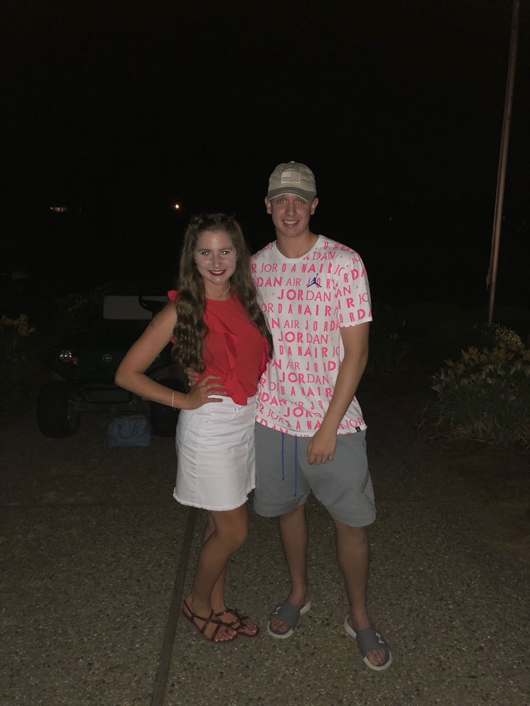 sarahdowns20's tweet photo. Happy Birthday Tyler! Thanks for being my bestie and understanding my love for flamingos. You’re an awesome person and I’m so glad to call you one of my bestest friends. I hope you’re having a great 19th, love you ❤️ https://t.co/Z1nuwlGE0K