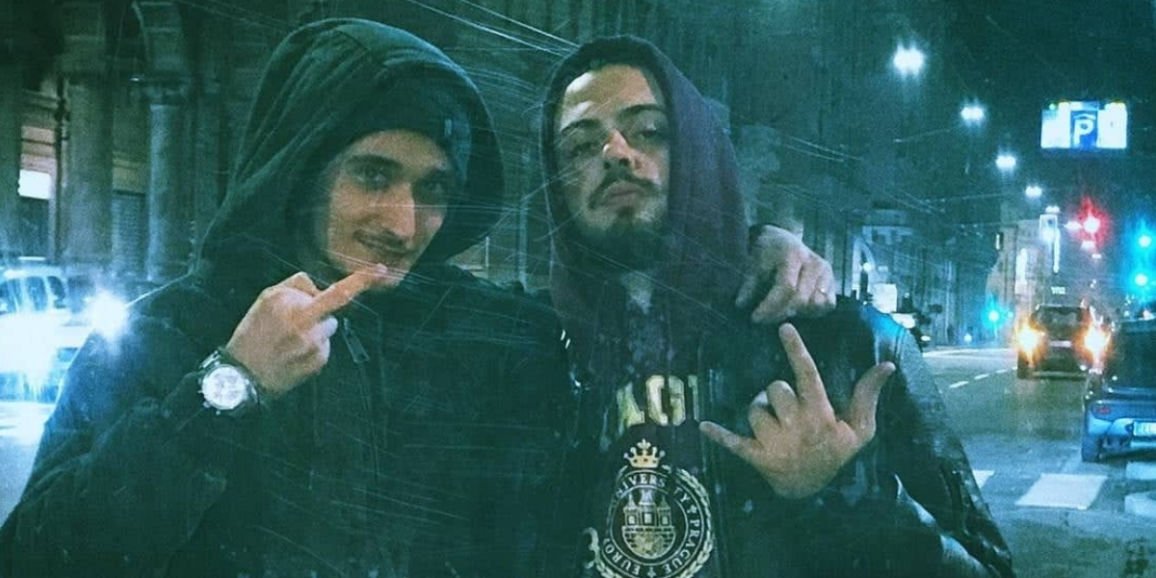 RapologiaIT's tweet photo. Il rap tecnico di #Santiegaz e #Calice in #Soundclown EP - https://t.co/fq0wNdUlb7 #Arena051 #SoundclownEp @Santiegaz @calicione @arena051 https://t.co/3AjPtIifgq
