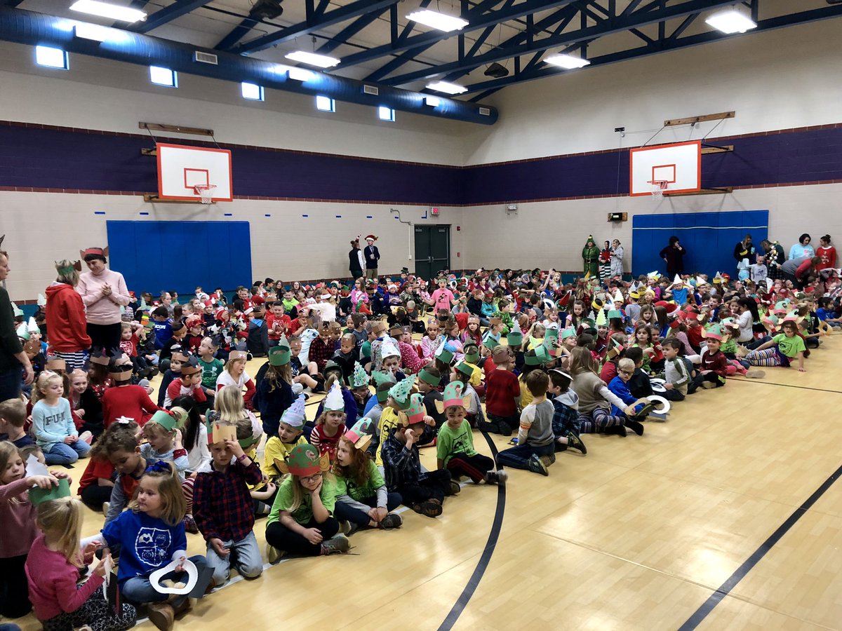 RachelTerrill's tweet photo. I love assembly days! Southview singers lead the whole school in some carols! @KearneyMOEdu @sv_principal https://t.co/Syyb7E1YHY