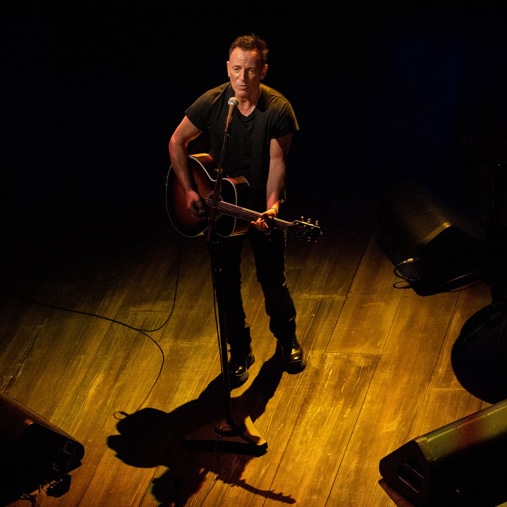 Rounding up #SpringsteenBroadway reads, incl <a href="/carynrose/">Caryn Rose</a>  <a href="/pitchfork/">Pitchfork</a> <a href="/ChrisFHJordan/">Chris Jordan</a> <a href="/ThomZimny/">thom zimny</a> @mikehalenyt <a href="/nprmusic/">NPR Music</a> <a href="/njdotcom/">njdotcom</a> <a href="/davidehrlich/">david ehrlich</a> @Indiewire <a href="/RandyLewis2/">randylewis2</a> <a href="/soniasaraiya/">sonia (may or may not be notable)</a> <a href="/VanityFair/">VANITY FAIR</a>  <a href="/DrownedinSound/">Drowned in Sound ⚓️</a> <a href="/TheAtlantic/">The Atlantic</a> <a href="/TheAVClub/">The A.V. Club</a> &amp; more: backstreets.com/news.html #springsteen