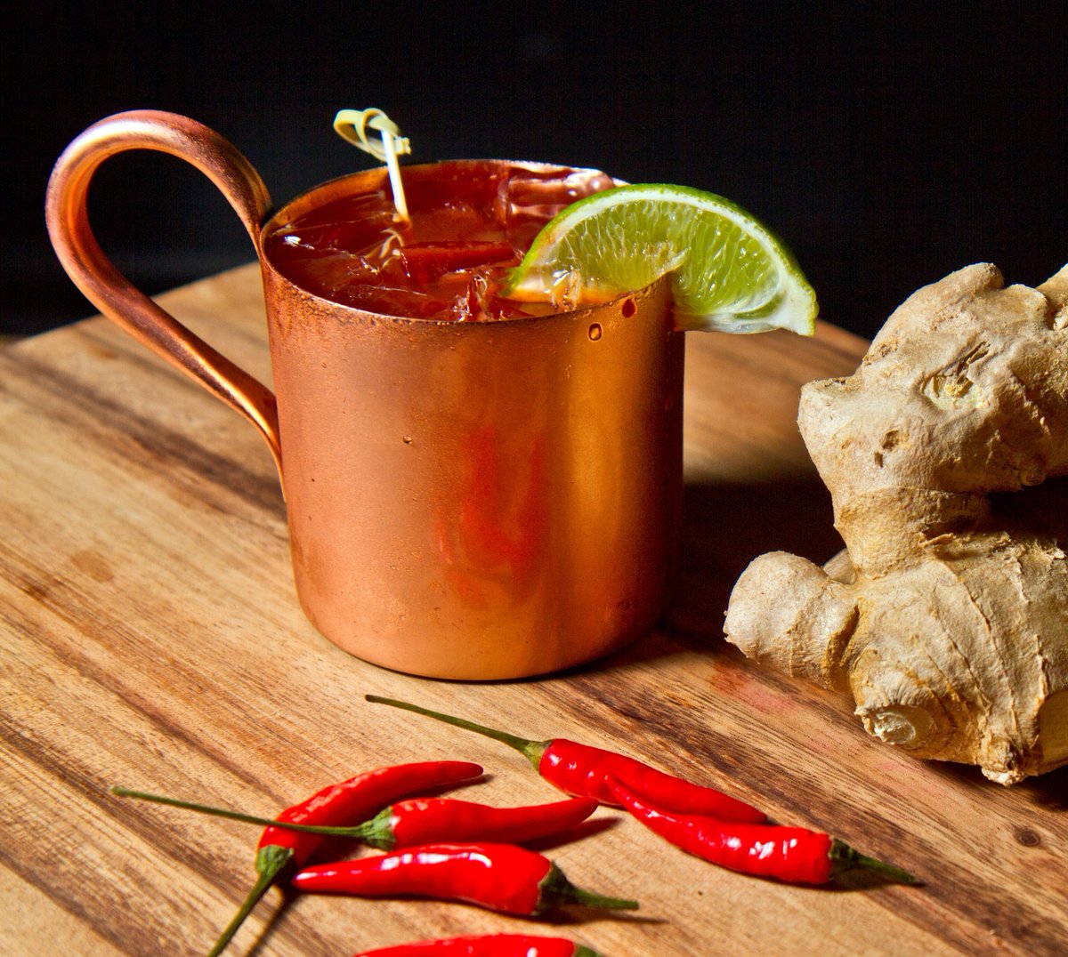 On se remet de son temps des Fêtes... ou on refuse d'accepter que c'est déjà terminé? Viens délibérer avec nous autour d'un verre! 🍸

#mixology #barmtl #barlelab