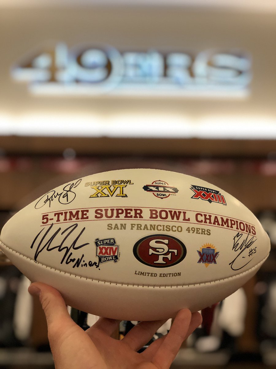 RobbieGould09's tweet image. Retweet to win past #WPMOY nominee autograph football @JohnLynch49ers @bpinion05 #WPMOYChallenge Gould @NFL @Nationwide