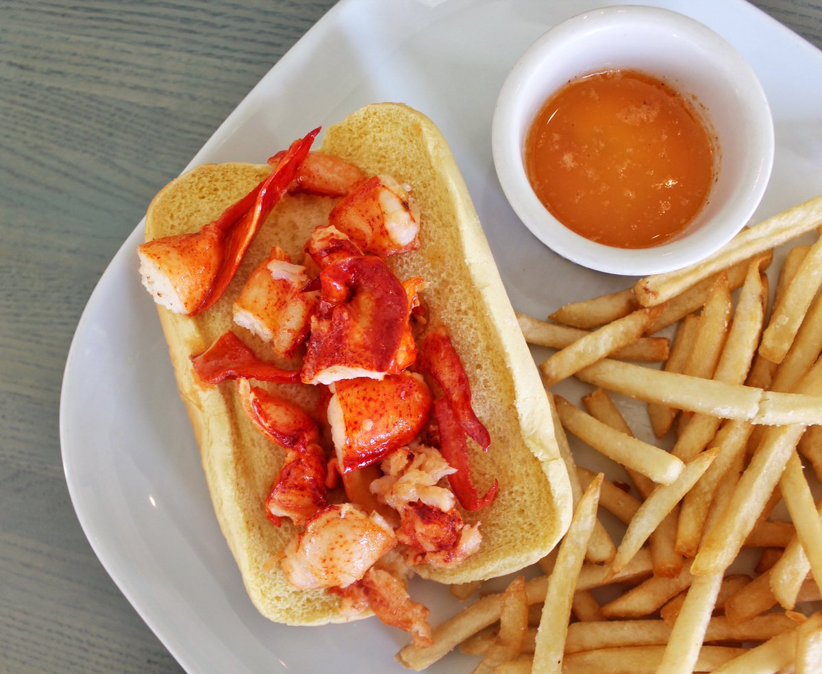 ctbeachhouse's tweet photo. We love lobster rolls, all year round! https://t.co/1eRvGXjP3n https://t.co/NKLZfGtdHy