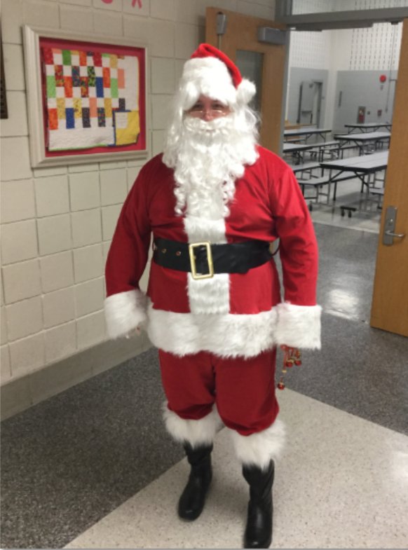 ShannonD0206's tweet image. Our own Building Computer Specialist, Nick Taylor, playing the role of Santa at Groveland this morning. Way to go Nick!! #cbsdtech #cbinnovate