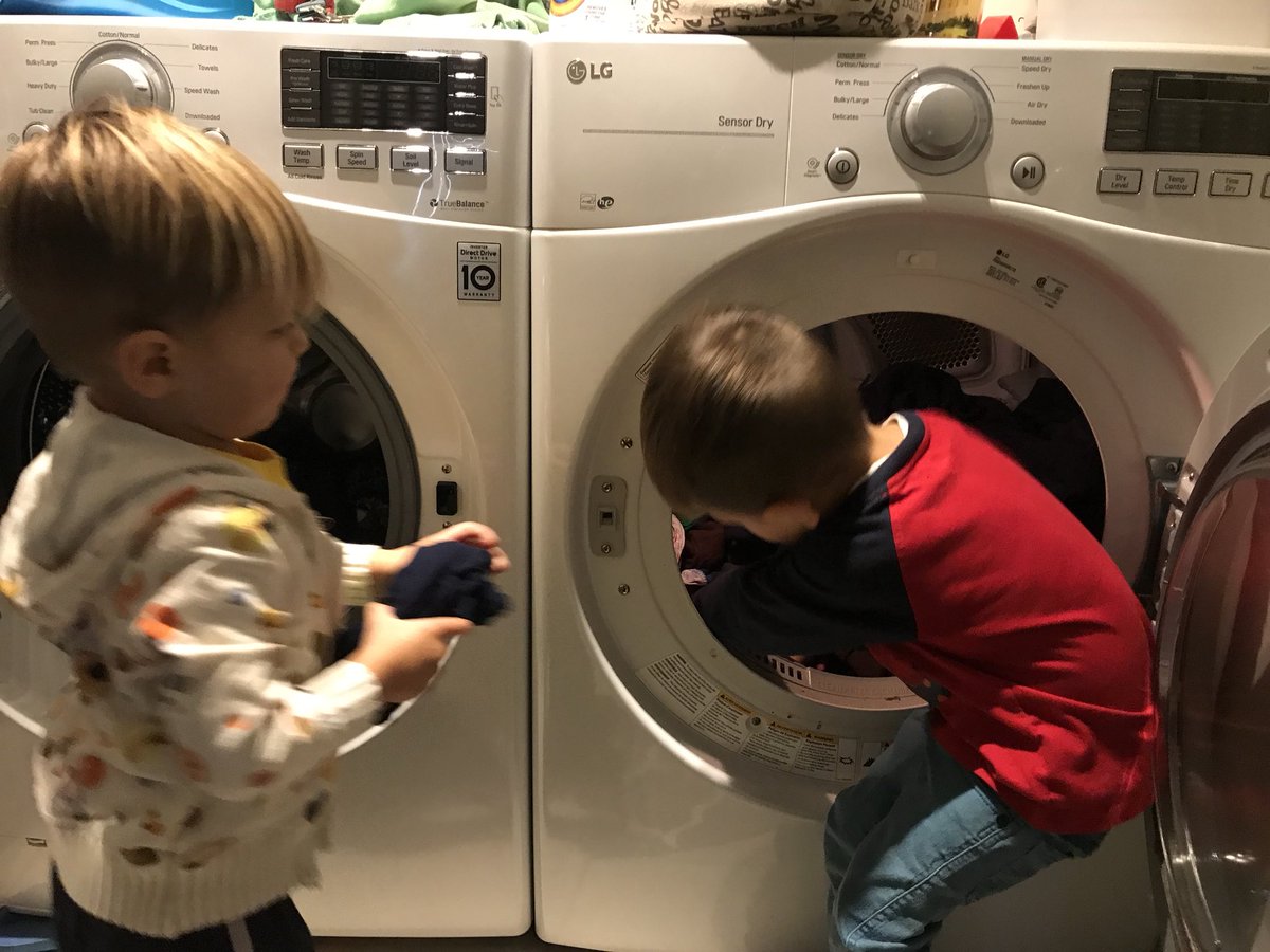 ACoupleInYM's tweet photo. No free lunches in this home! 2&amp;4, do those chores!  (Yes it is easier to do myself, no I will not do it my self!)  #chores #somuchlaundry #teamworkmakesthedreamwork https://t.co/DHPNj58Pmb