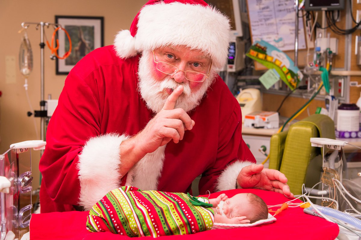 ThatDudeTan90's tweet photo. Santa Claus found time in his busy schedule to visit our NICU and spread some Christmas cheer! https://t.co/3L9dW0uL2Z