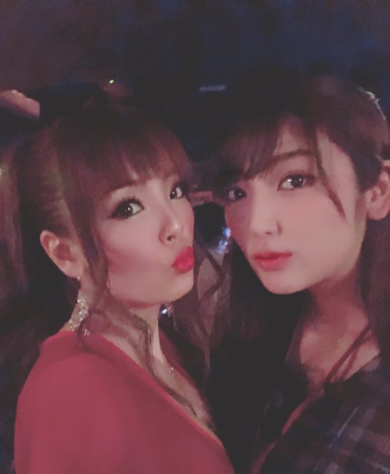 愛ちん、かみしおちん、そしてまさかのスーブーちゃん❤️抱きしめちゃったぁw みんな大好きだから私の顔はキス顔💋 嬉しかったぁ❤️❤️ https://t.co/0saxgr8kkE
