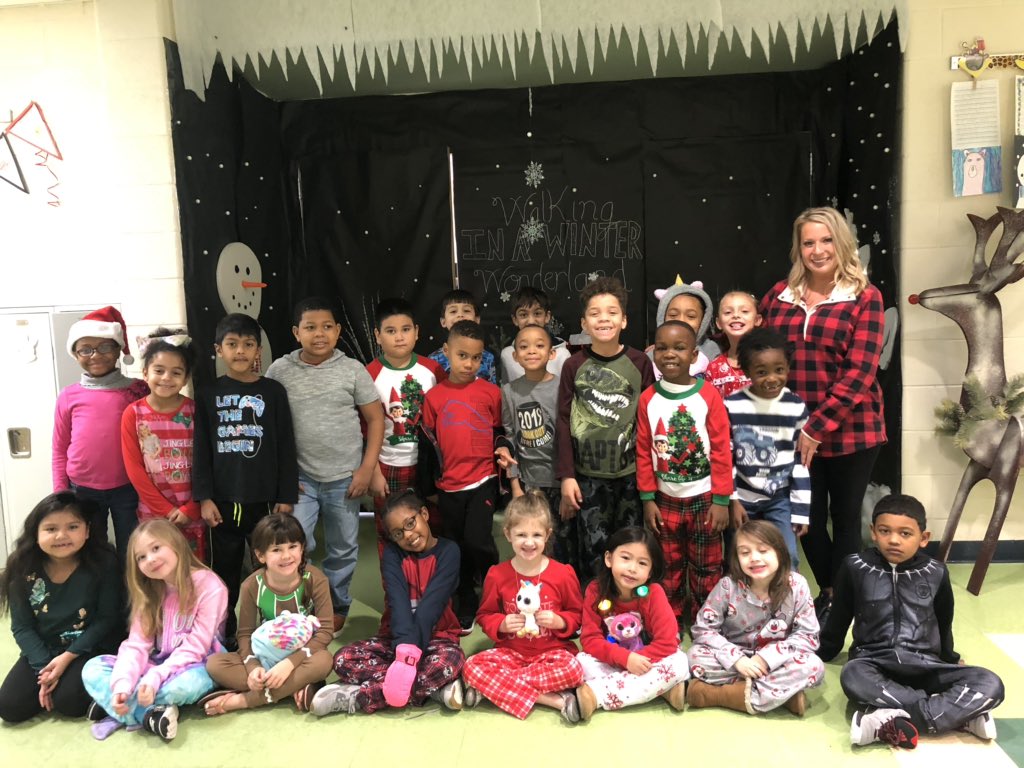 MrsTsClubhouse's tweet photo. Pajama day fun with my Mouseketeers! #comfyfriday #merrychristmas @VincentFarmBCPS https://t.co/eSGvy5v87C