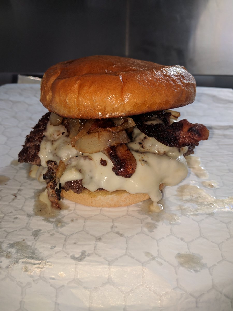 BOXBURGERtruck's tweet photo. Ditch the brown bag
We've brought the #foodtruck
251 N Illinois 11-1pm
Grilled to order #BoxBurgers
Hot, fresh #BoxSpiced Fries
Chocolate Chip Cookies
- #Colts #BlueFridayBlitz -
Coz Colts โค๏ธ their #Indianapolis family๐ค
https://t.co/OPPiGWpUGI ~
https://t.co/QF3Y4qSs1J https://t.co/pNEDLW2p59