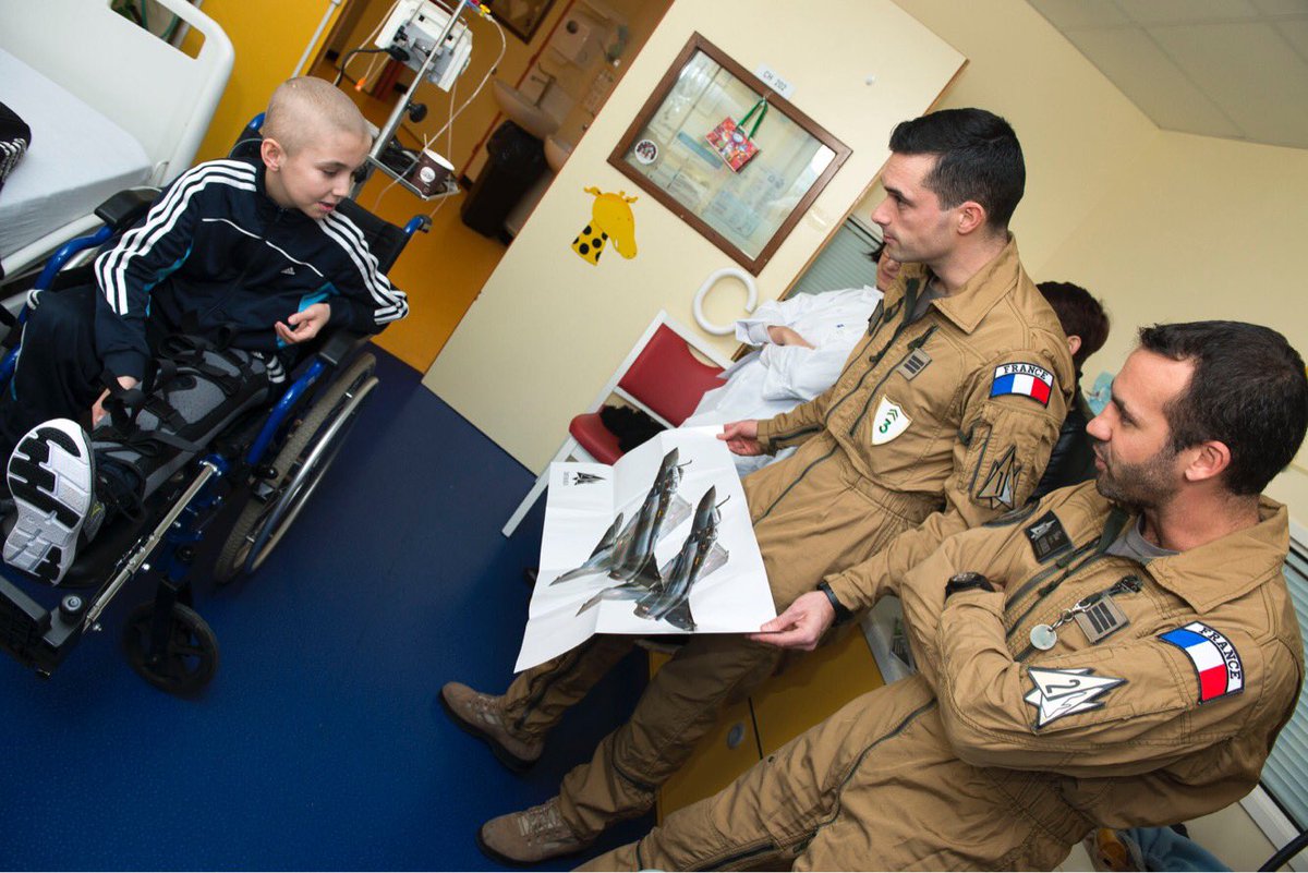 CouteauDelta's tweet image. Retour sur notre passage à l'hôpital pour enfants de Nancy-Brabois.
Nous pensons fort à eux et à leur famille mais également à tout le personnel soignant qui - tous les jours - œuvre à leurs côtés
#tlmc #pilot #hopital #military #aviation #france #avgeek #aviateur #couteaudelta