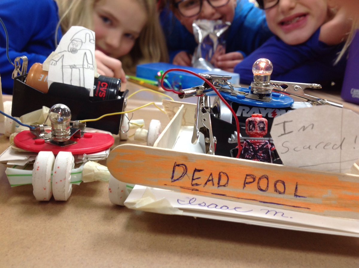 flyers4thgrade's tweet photo. Finished sled #melemflyerpride @flyers4thgrade https://t.co/7Ok0IHbVqM