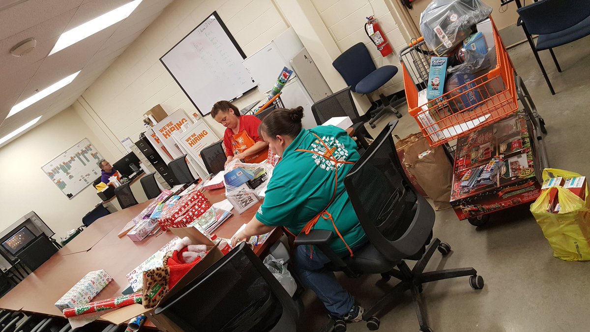 Just Another Reason why #MYTEAMROCKS #Wrapping all 1000 gifts 😂 it's alot lol, for our #AdoptAFamily it's just what we do here @ #TheDeen @b_mungul