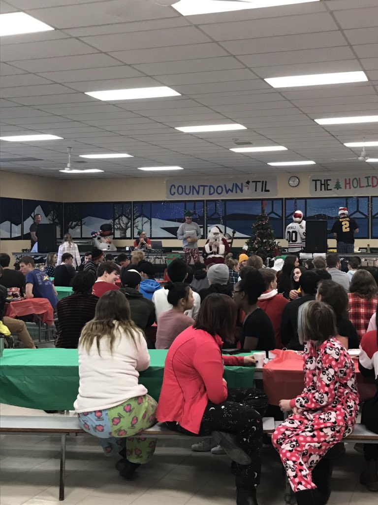 NPCMath's tweet image. Santa’s sleigh has to travel at 650 miles per second in order to deliver all the presents. A normal reindeer only runs at 15 miles per hour. Good thing Santa has magic on his side.