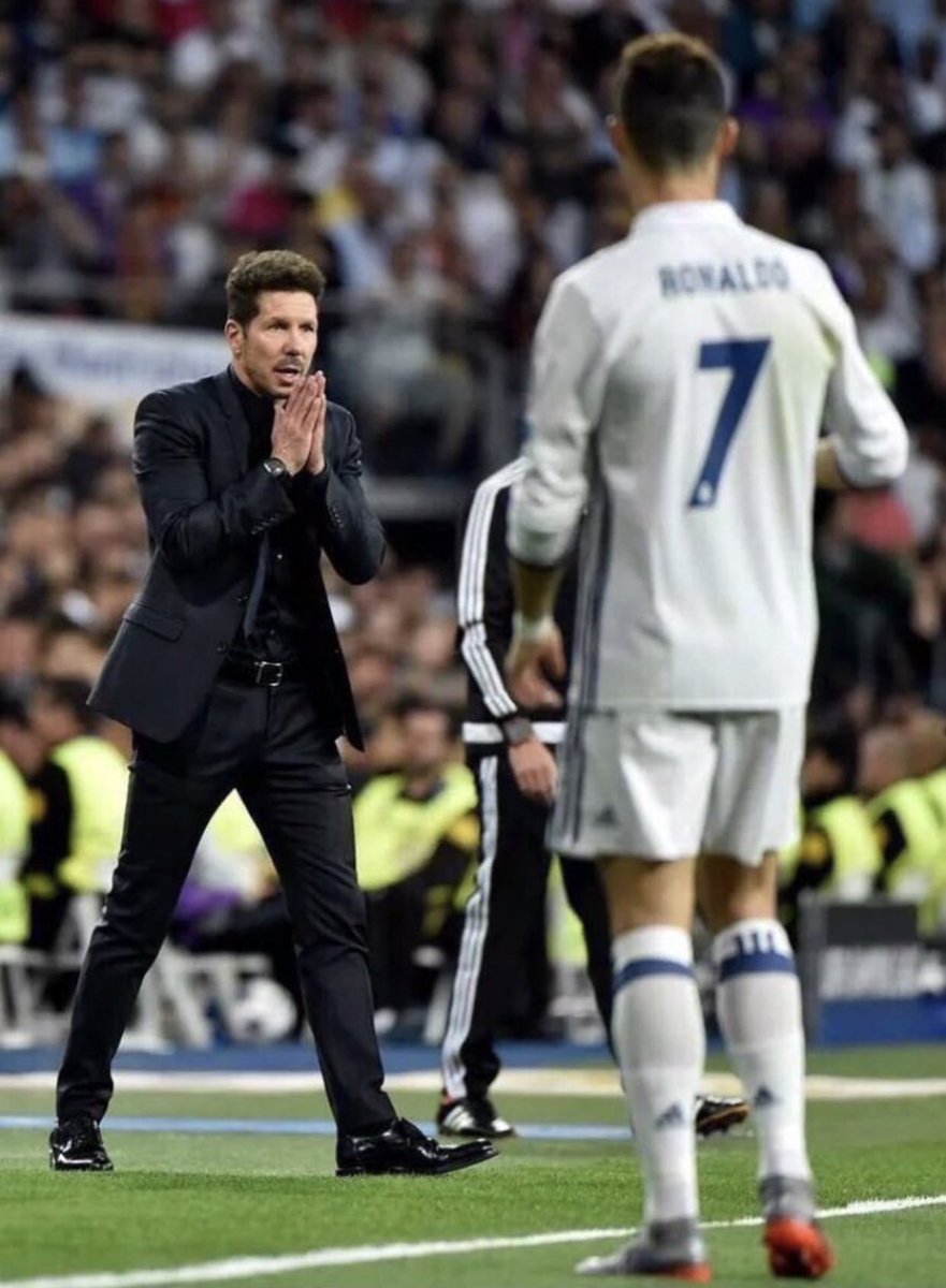 HasanCilo's tweet photo. دييغو سميوني : " لو لم يكن كريستيانو رونالدو
لاعب كُرة قدم, لكنت قد فزت بالفعل بـ3 كؤوس دوري الأبطال مع أتلتيكو مدريد, للأسف ، يمكّنه القضاء على الفرق عندما يُريد ". https://t.co/PwELkK1X9W