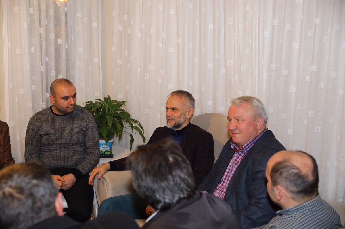 Taşdelen mahalle Başkanı Raif Tapu'nun organize ettiği ev sohbetinde komşularımız ile sohbet ediyoruz.