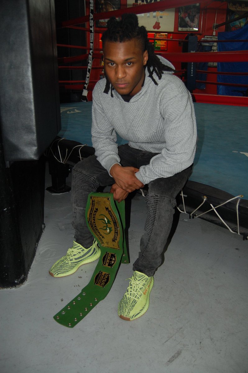 jboujii's tweet photo. Now this...this is how you a champion looks. #drip #YEEZYBOOST350V2 #Frozenyellow #Kicksonfire #sneakernews #sneakerwatch #prowrestling #yeezy #adidas @SneakerNews @ComplexSneakers @kicksonfire #FridayMotivation https://t.co/mcdVkLy6xb