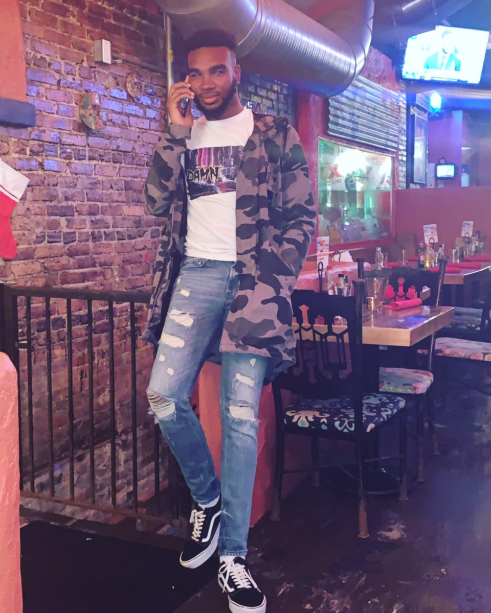 shizzle_scolah's tweet image. Thank U, Next 

Shirt by: Me #Damn #HonestToGod #KnockMeOut #model  #imagine #ThankuNext